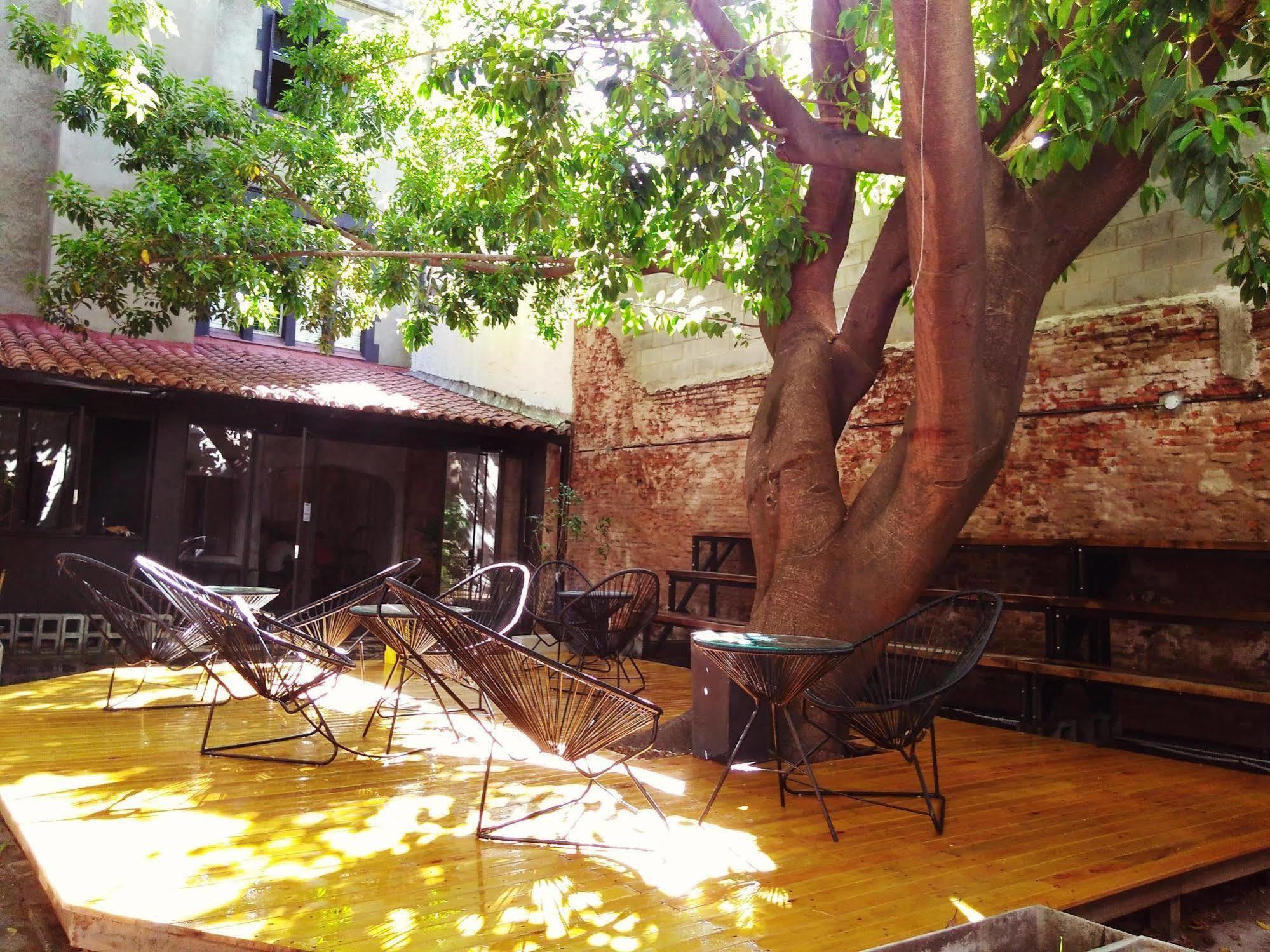 Ostello Art Factory Beer Garden Buenos Aires Esterno foto