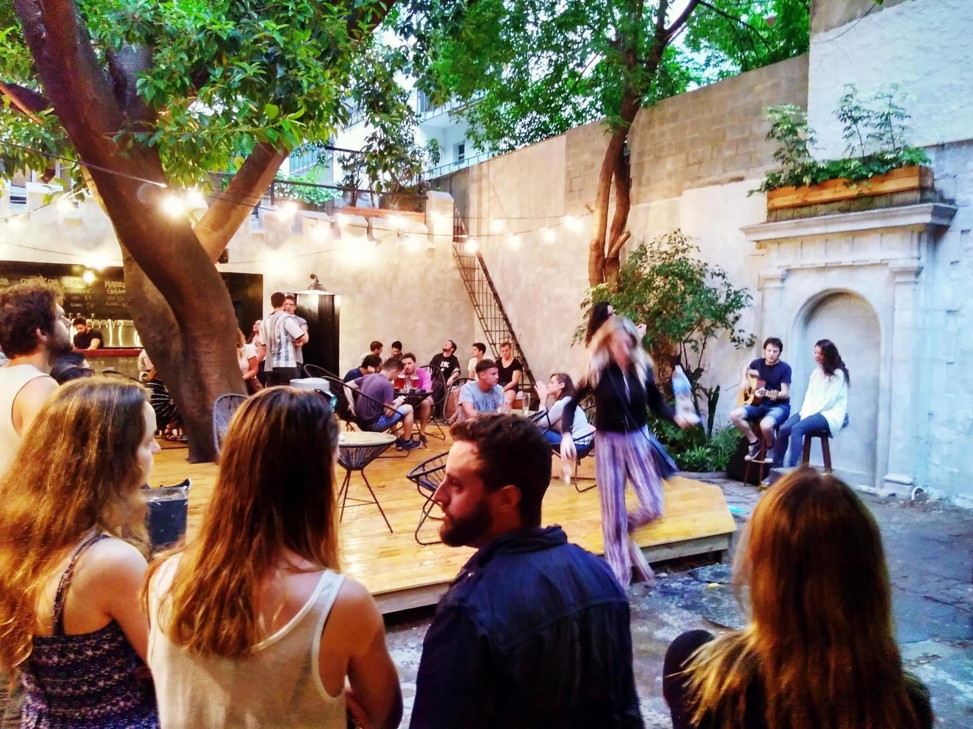 Ostello Art Factory Beer Garden Buenos Aires Esterno foto